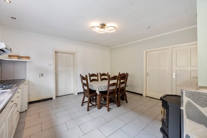 Photo 19 of Houtstraat 88