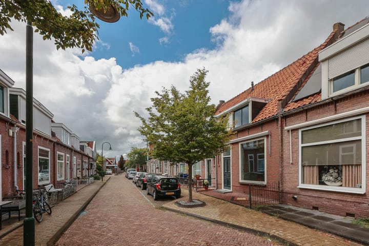 Photo 2 of Dokter Weversstraat 14