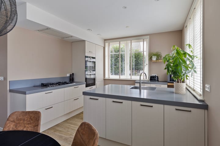 Foto 8 van Eemstraat 13-C