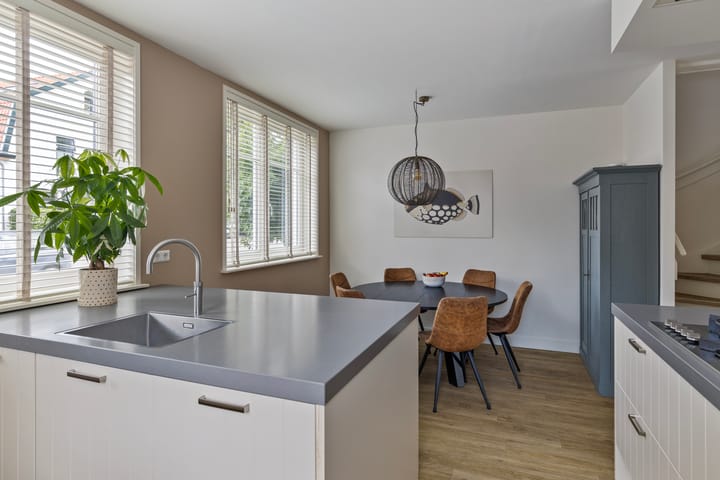 Foto 10 van Eemstraat 13-C