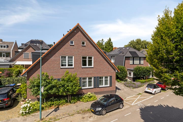 Foto 42 van Eemstraat 13-C