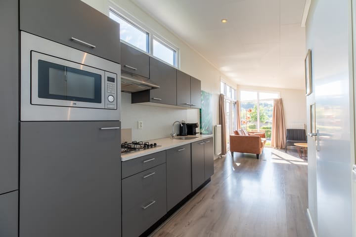 Photo 8 of Valkenburgerweg 128-132