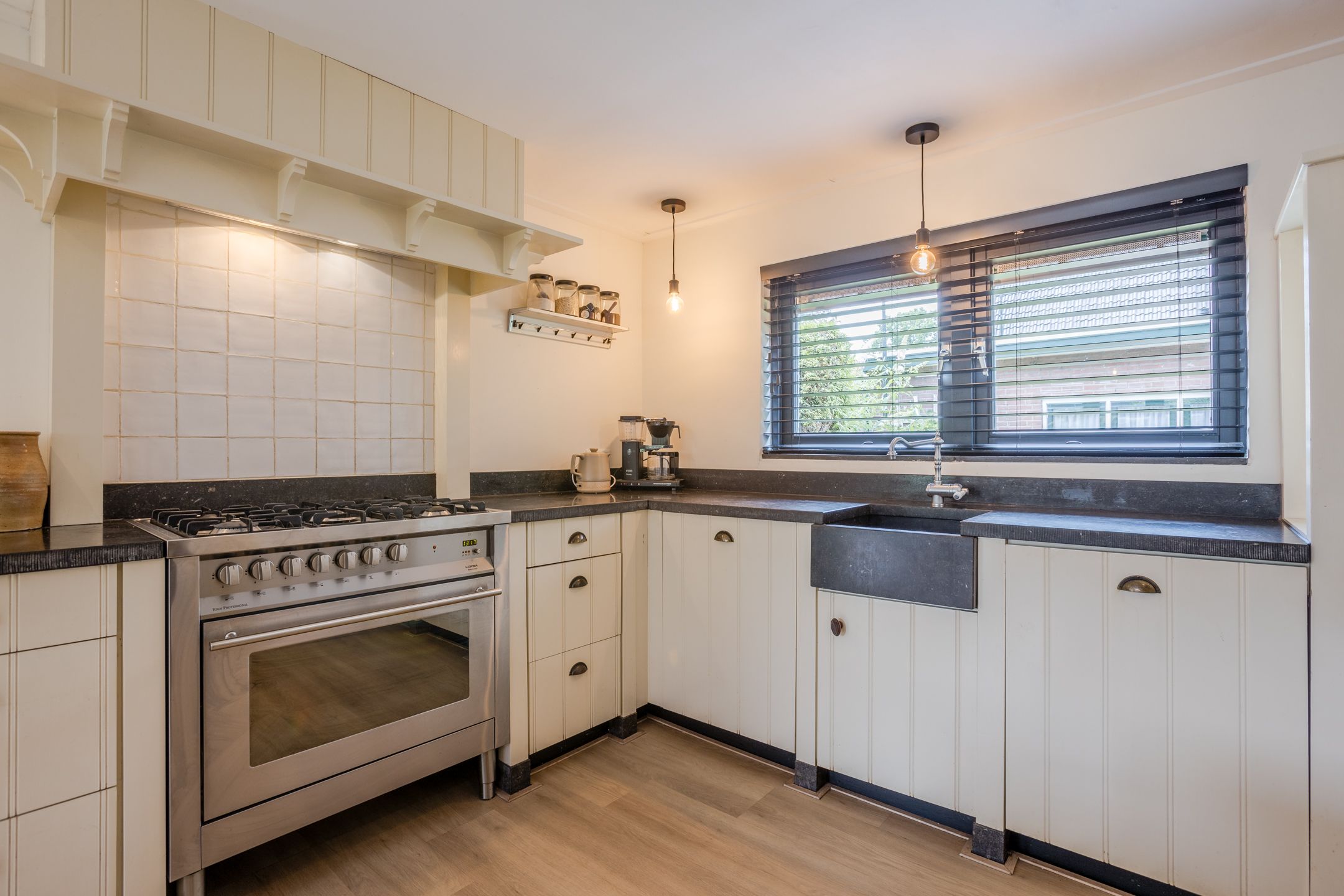 Photo 24 of Burg.Backxlaan 323