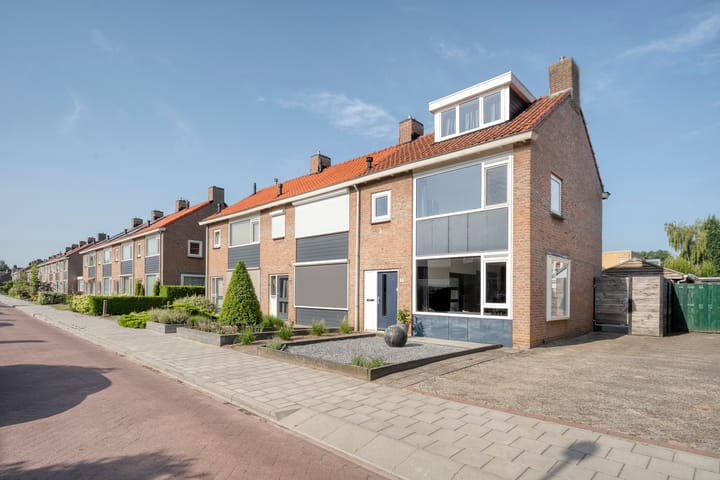 Photo 2 of Wentholtstraat 49