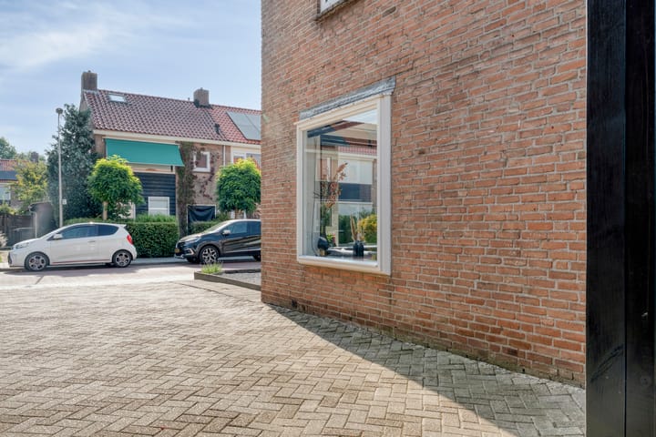 Photo 5 of Wentholtstraat 49