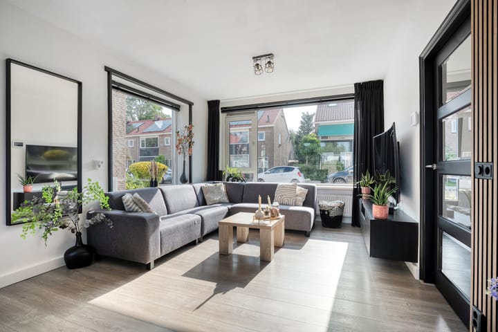 Photo 8 of Wentholtstraat 49