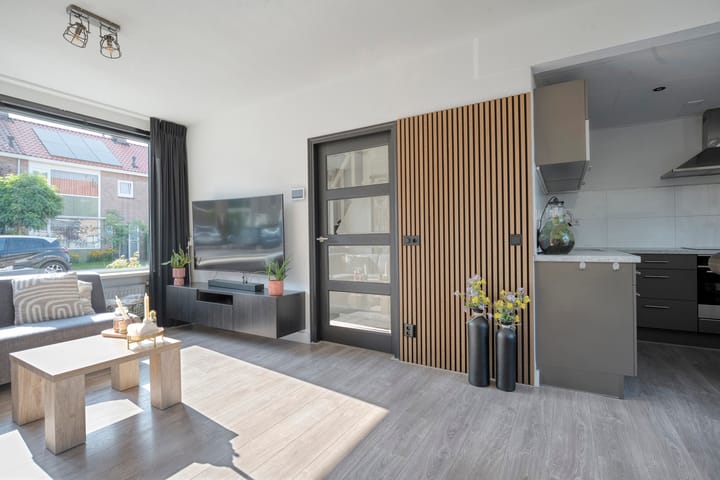 Photo 12 of Wentholtstraat 49