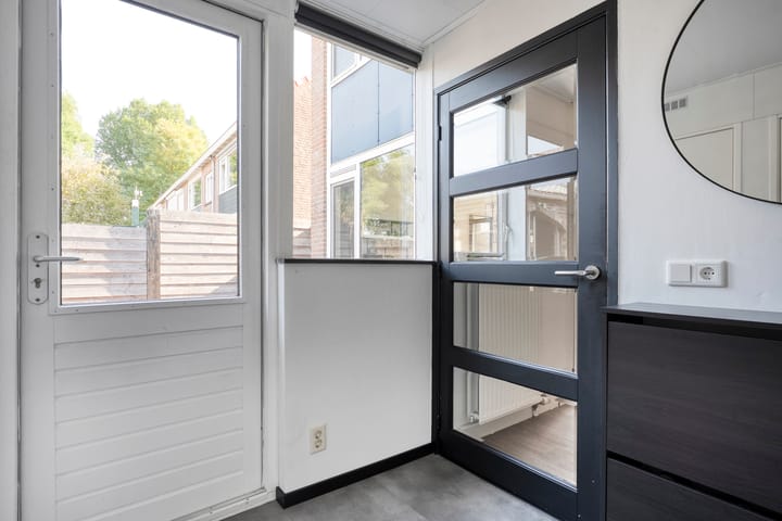 Photo 22 of Wentholtstraat 49