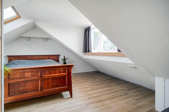 Photo 32 of Wentholtstraat 49