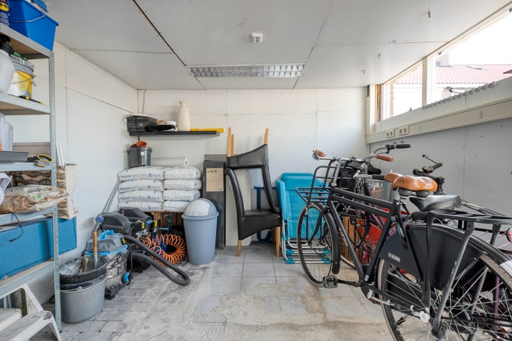 Photo 35 of Wentholtstraat 49