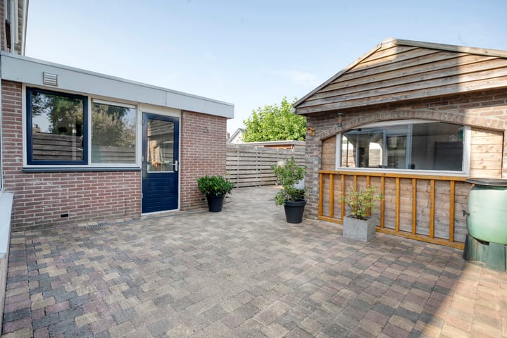 Photo 40 of Wentholtstraat 49