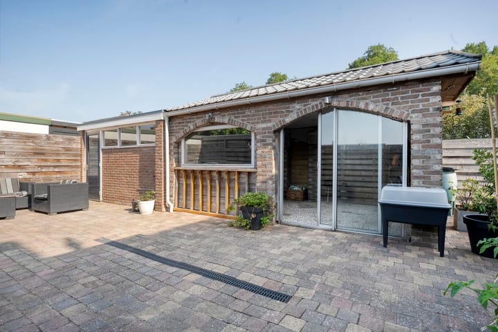 Photo 42 of Wentholtstraat 49