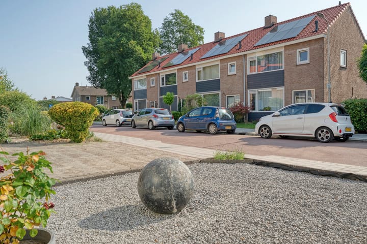 Photo 50 of Wentholtstraat 49