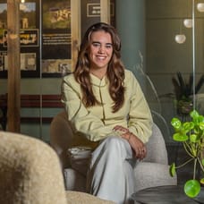 Loureen van Bruchem - Commercieel Medewerker