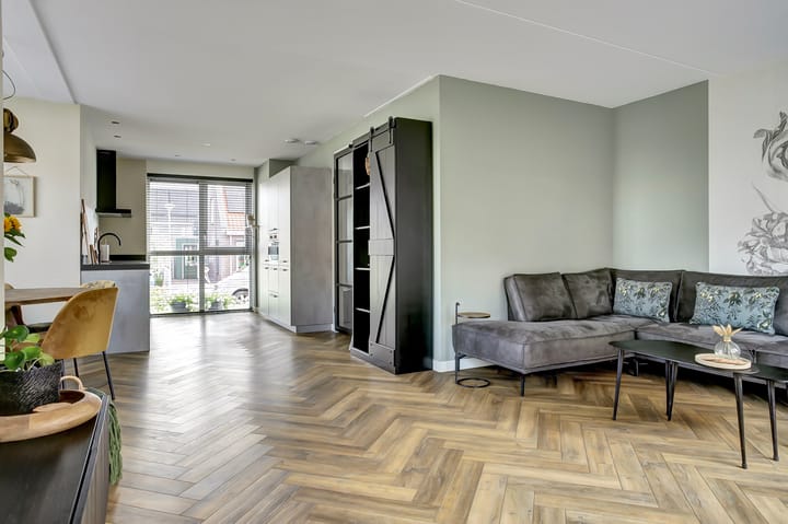 Foto 2 van Kokerbijl 8