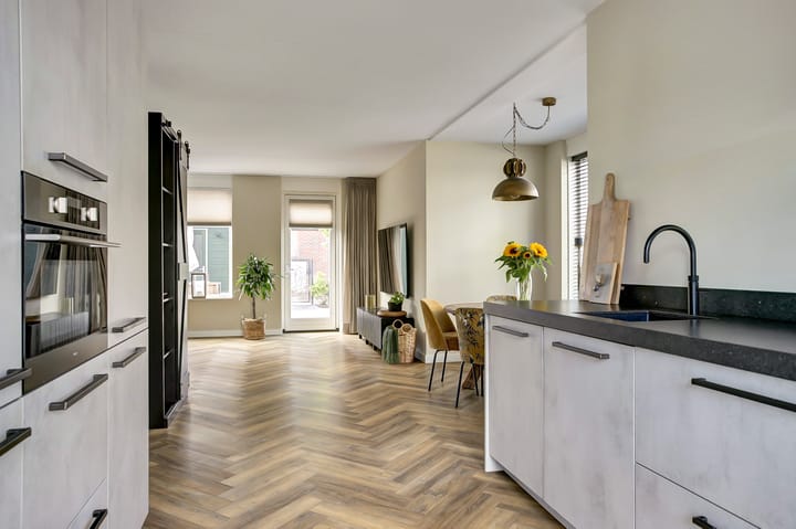 Foto 3 van Kokerbijl 8