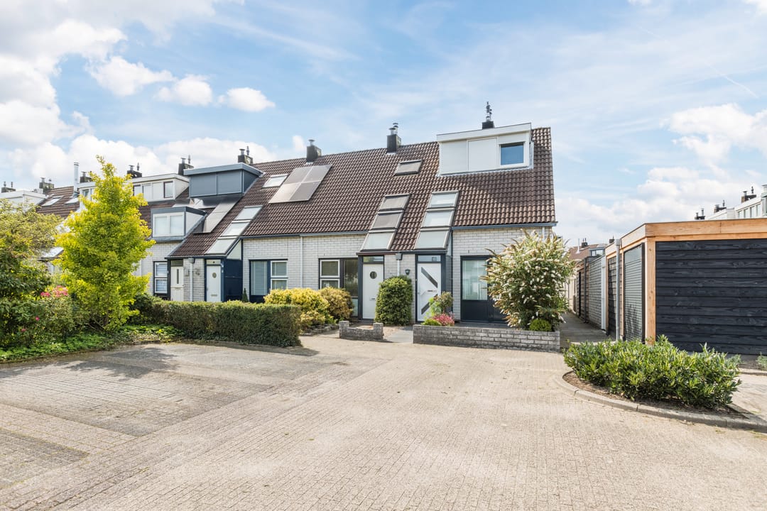 Foto 1 van Van den Bergstraat 4