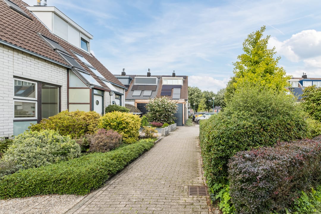 Foto 2 van Van den Bergstraat 4