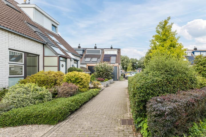 Foto 2 van Van den Bergstraat 4