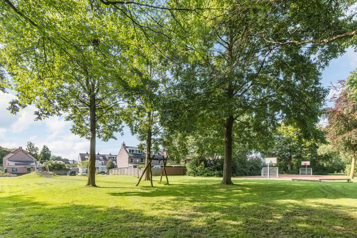 Foto 3 van Van den Bergstraat 4