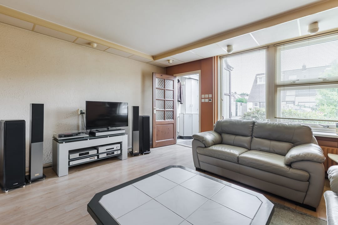 Foto 8 van Van den Bergstraat 4