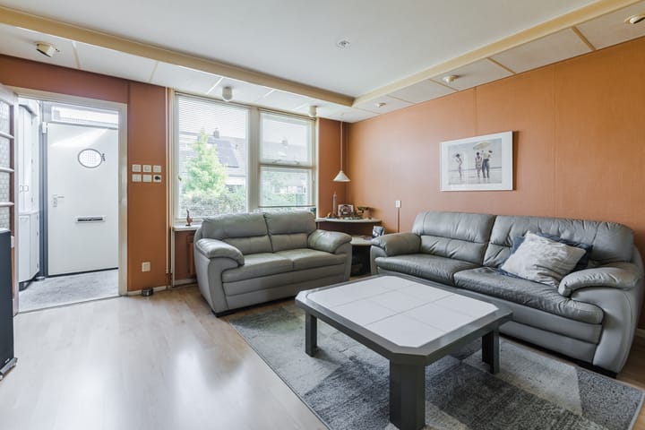 Foto 9 van Van den Bergstraat 4