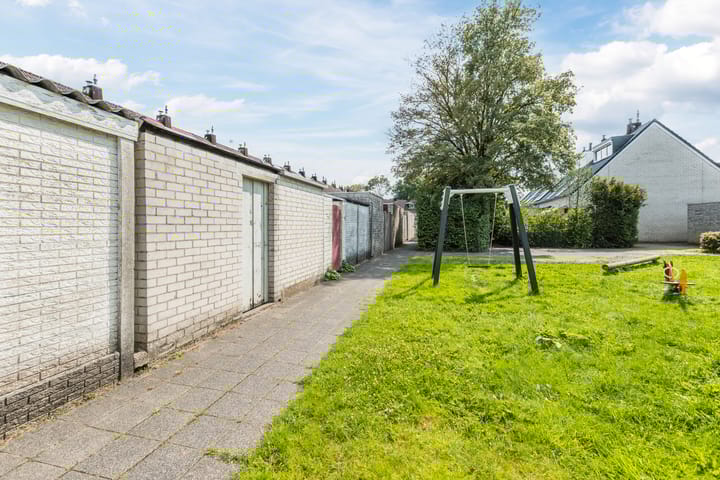 Foto 29 van Van den Bergstraat 4