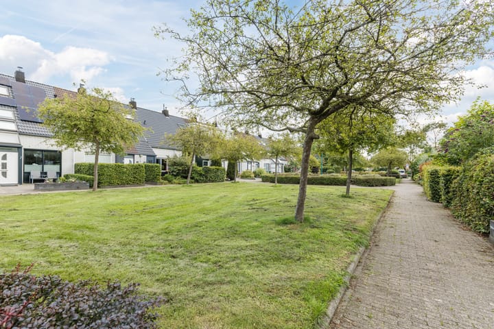 Foto 32 van Van den Bergstraat 4