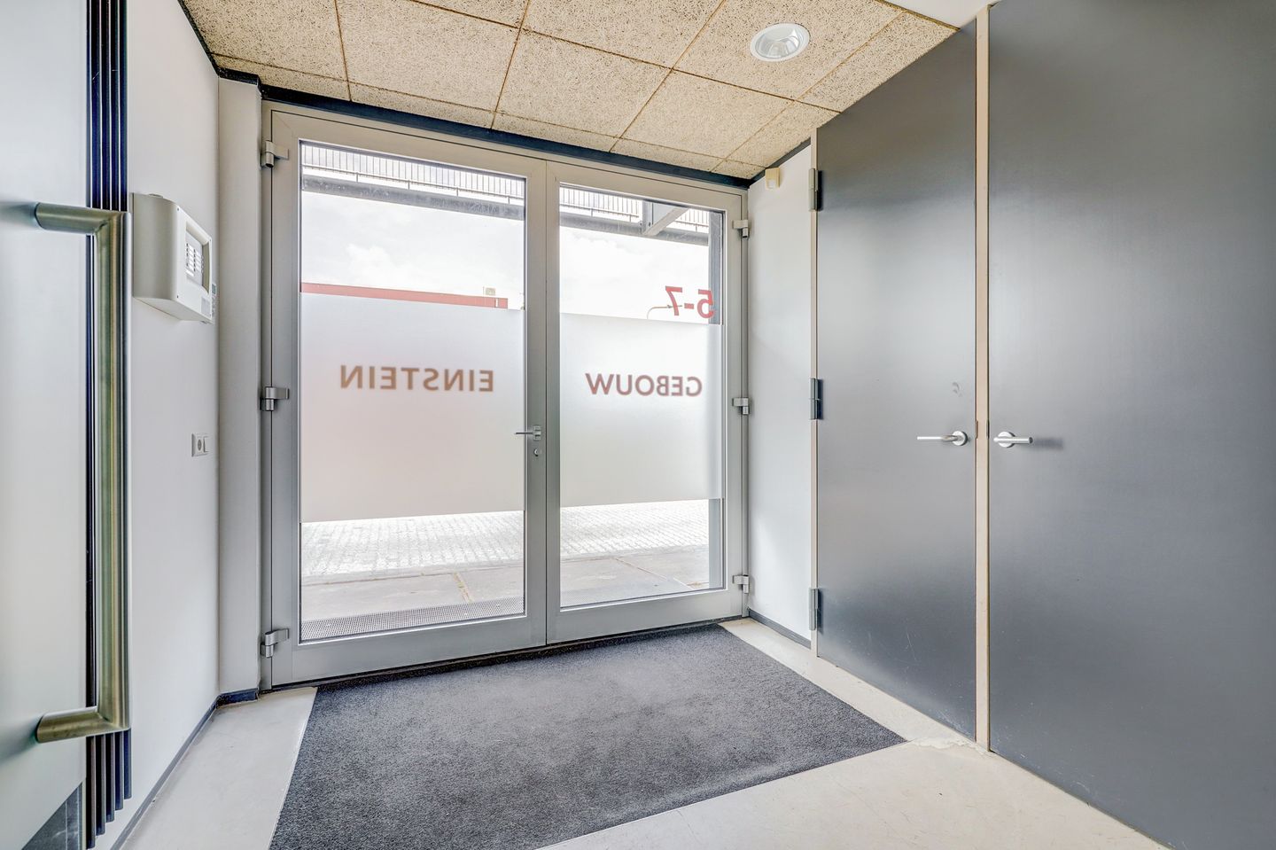 View photo 5 of Einsteinstraat 5-7