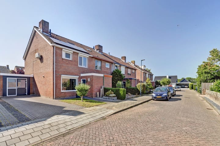 Foto 2 van Oostendestraat 25