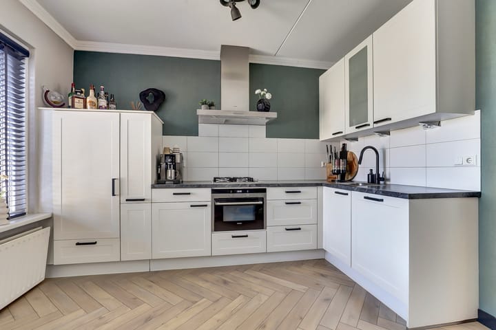 Photo 11 of Oostendestraat 25