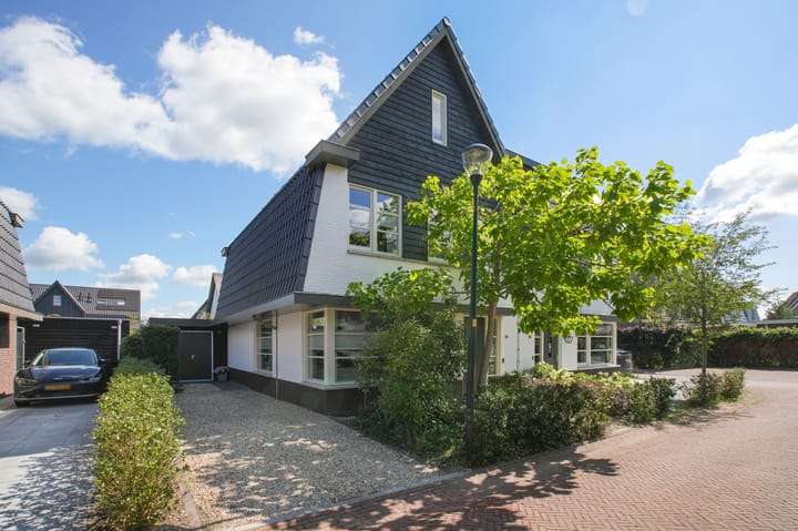 Harmsen van der Beeklaan 4