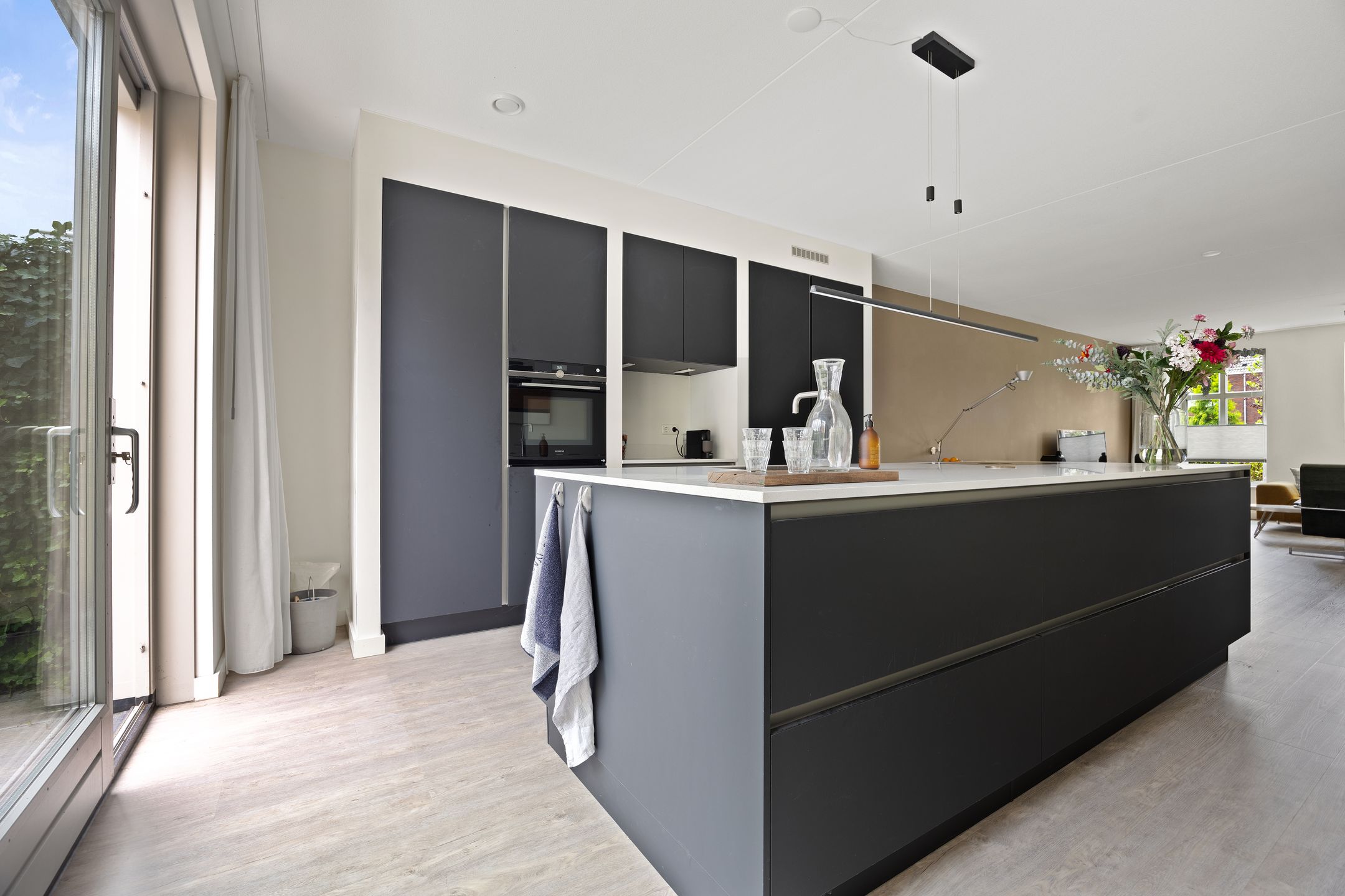 Photo 12 of Venrode 46