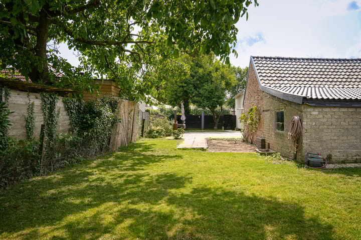 Photo 29 of Burgemeester van Suchtelenstraat 17