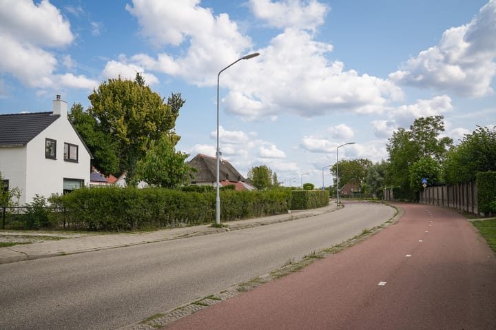 Photo 41 of Burgemeester van Suchtelenstraat 17