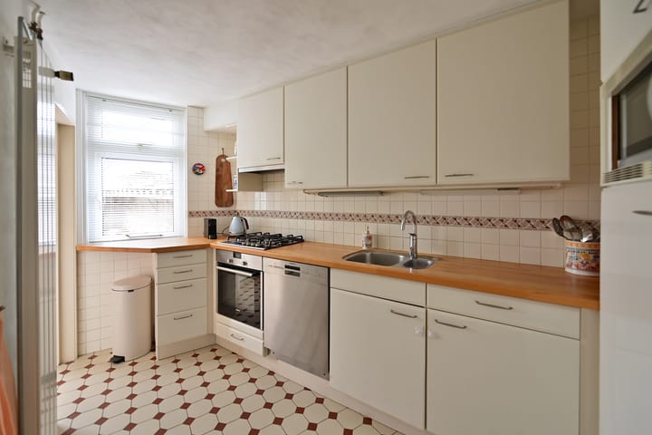 Photo 9 of Kornwerd 86