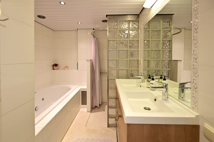 Photo 14 of Kornwerd 86