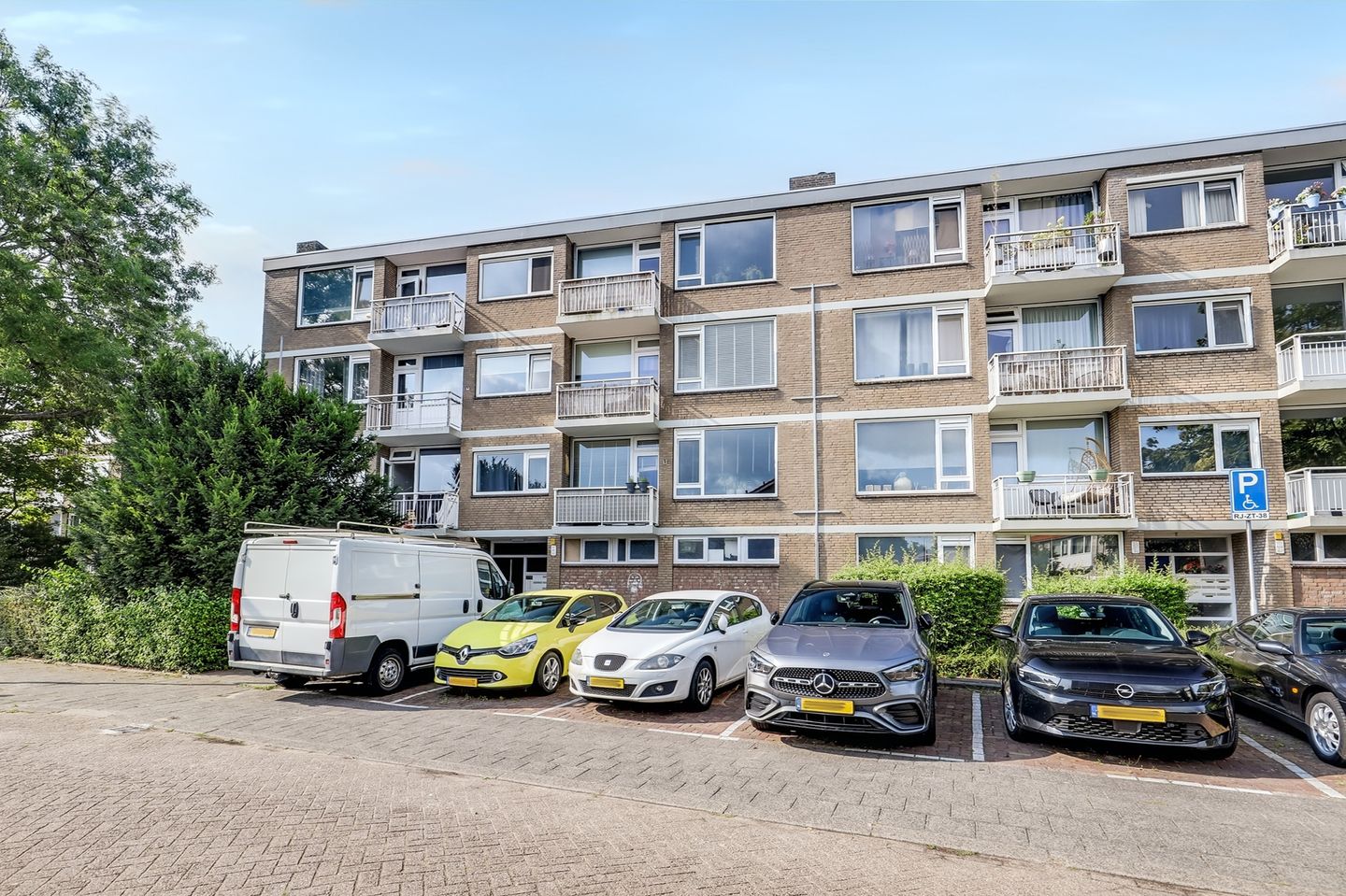 Foto 20 van Burgemeester Crezéestraat 93