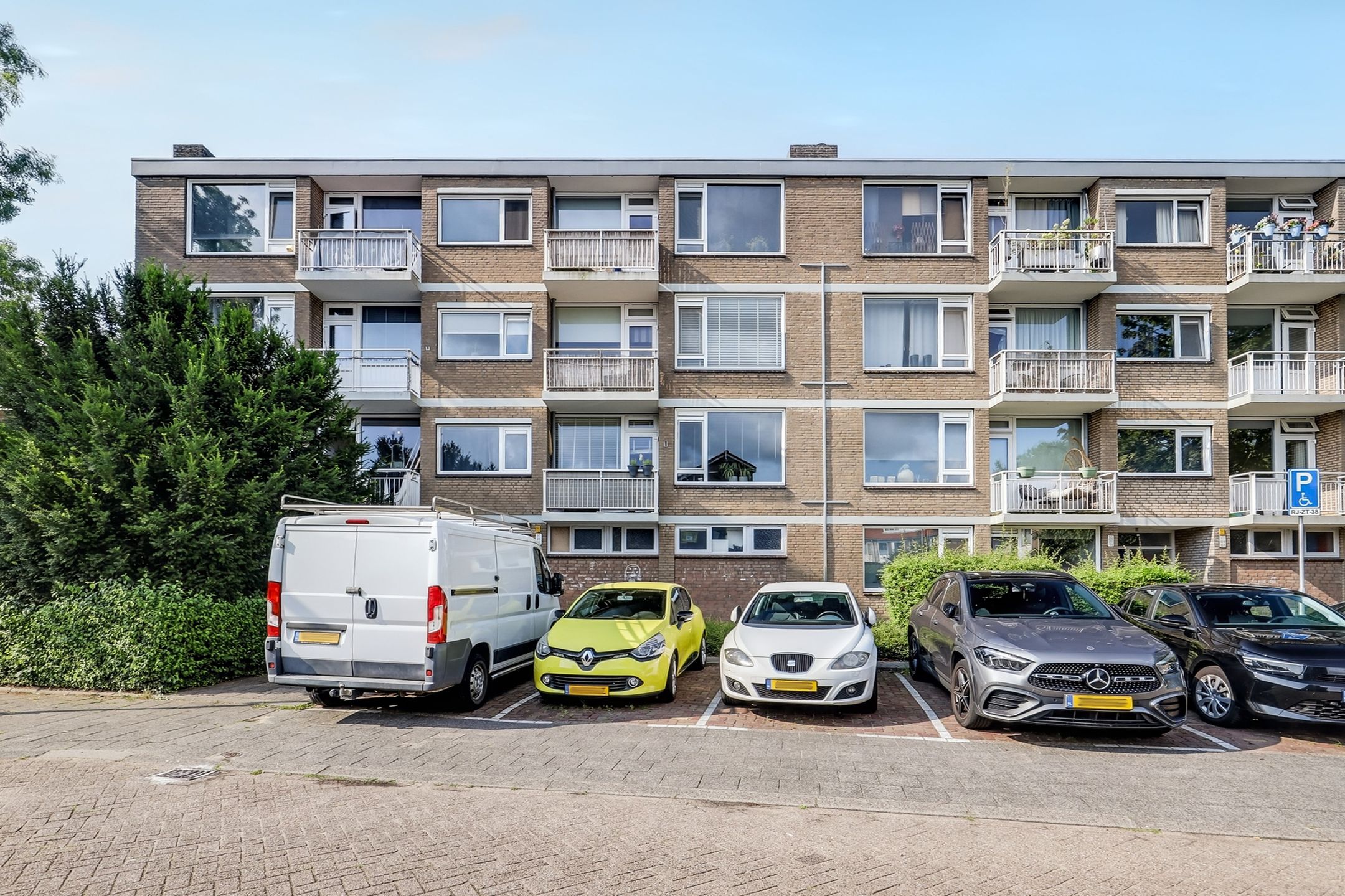 Foto 21 van Burgemeester Crezéestraat 93