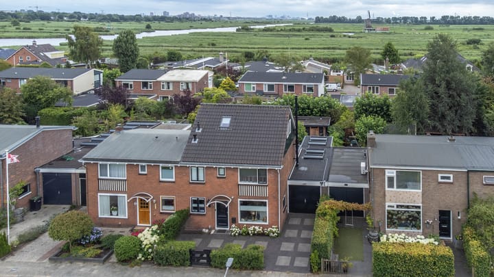 Foto 1 van De Schoolmeesterstraat 4