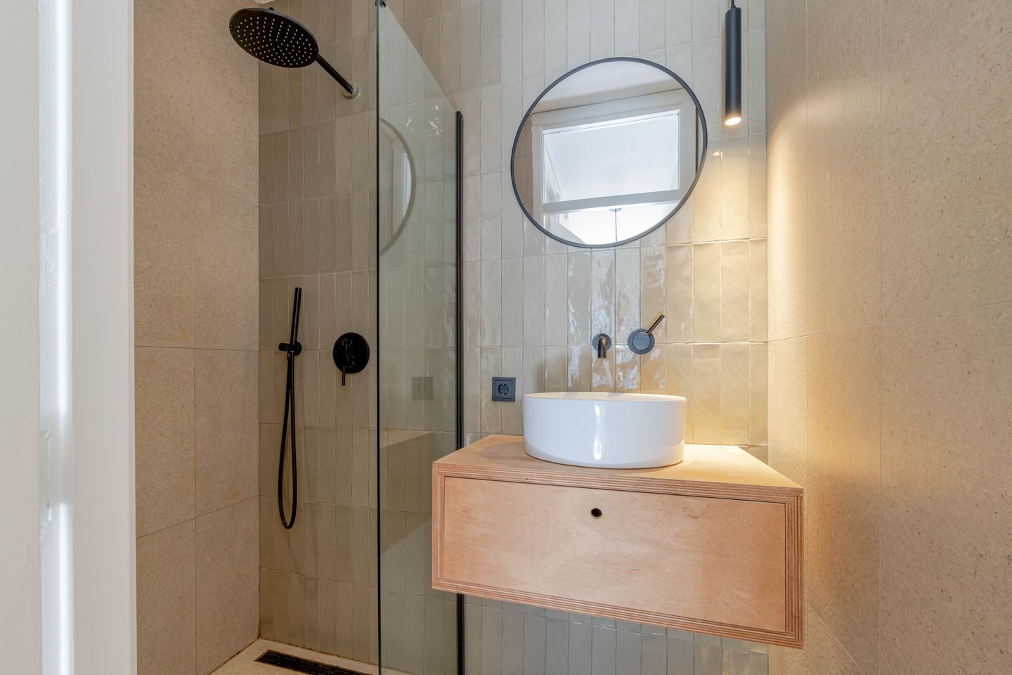 Foto 5 van Nieuwenhoornstraat 71-A