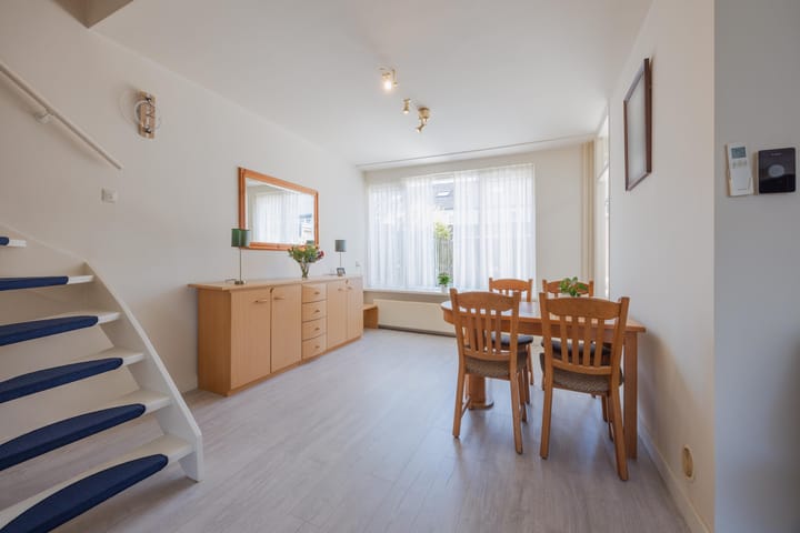 Foto 11 van van Merwedestraat 9