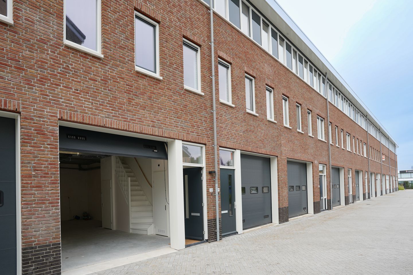 Bekijk foto 1 van Nijverheidslaan 10-R