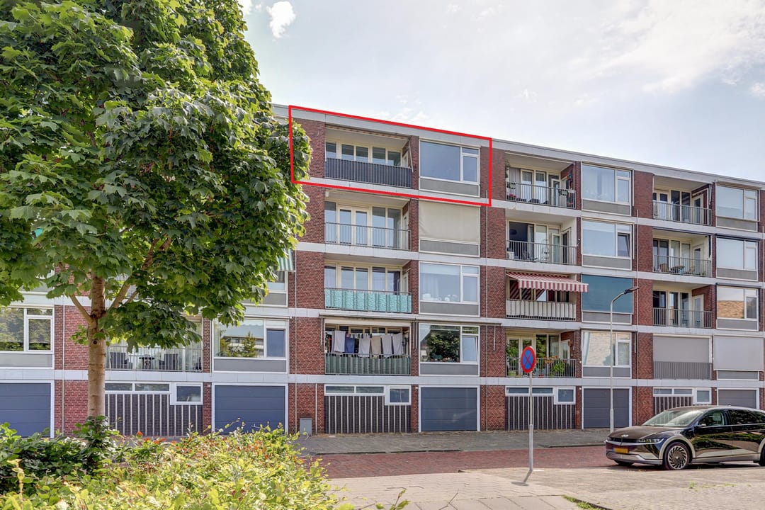 Photo 2 of Pensionarisstraat 102