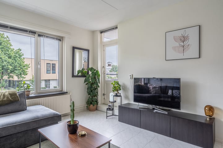 Foto 15 van Molenstraat 305