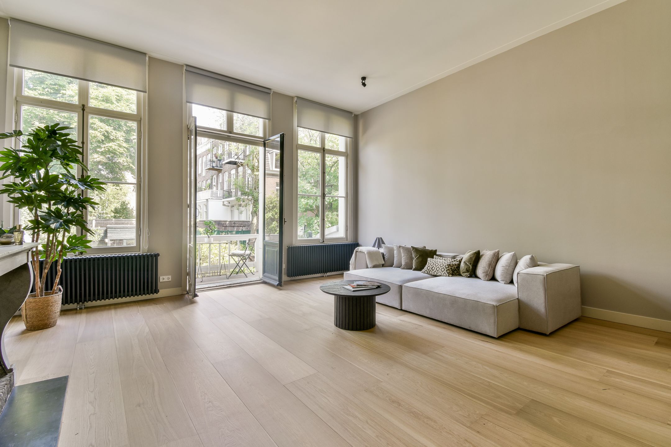 Photo 6 of Oosteinde 21-H