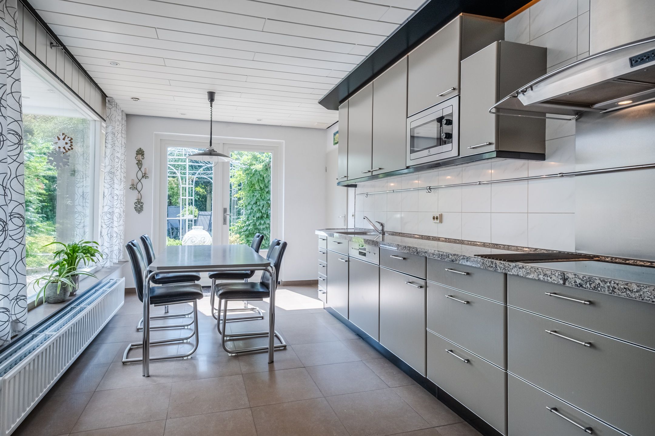 Foto 24 van Koninginnelaan 40