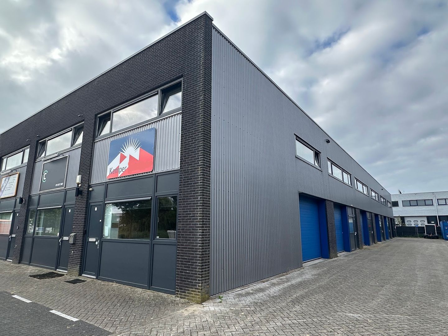 Bekijk foto 3 van Van der Waalsstraat 8-b