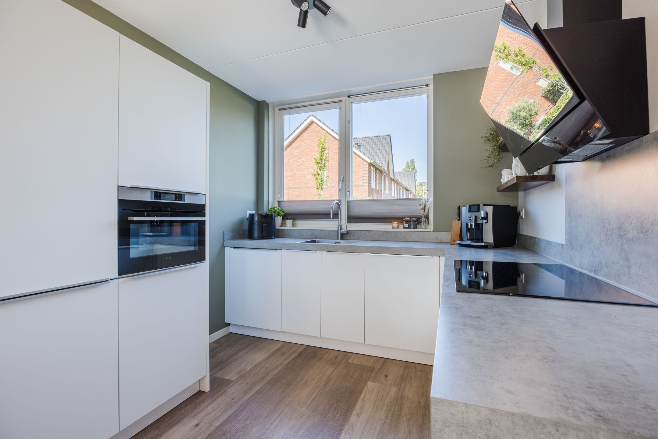 Foto 12 van Troelstralaan 21