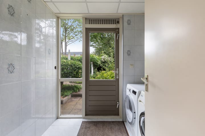 Foto 16 van Willem-Alexanderhof 23